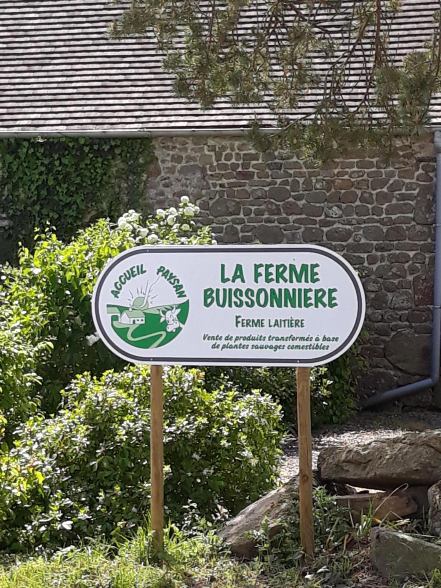 Villa Roulotte A La Ferme Buissonniere La Lande-de-Louge Exterior foto